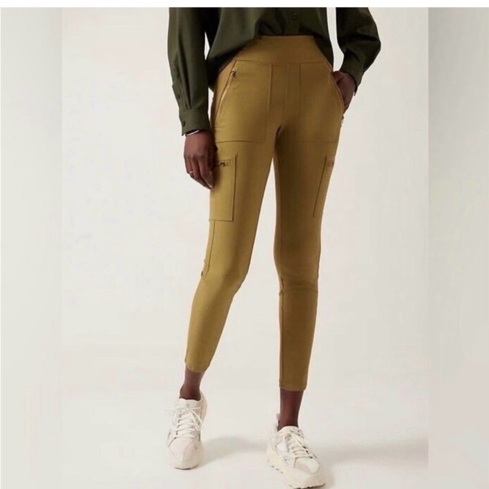 Athleta Headlands Hybrid Highrise Cargo Legging in Olive Green - Picture 5 of 5